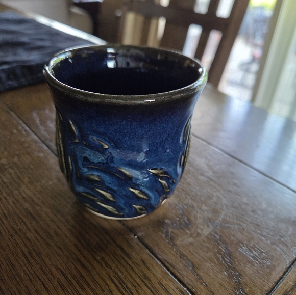 Studio Pottery Mug - Picture 2 of 8